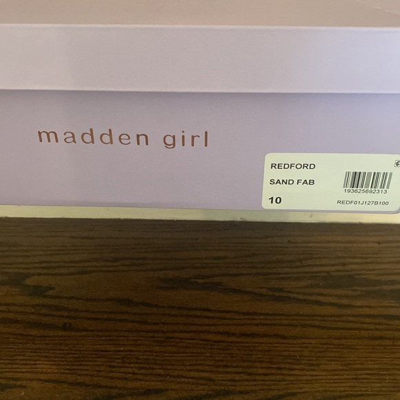 Boots - Picture 4 of 5